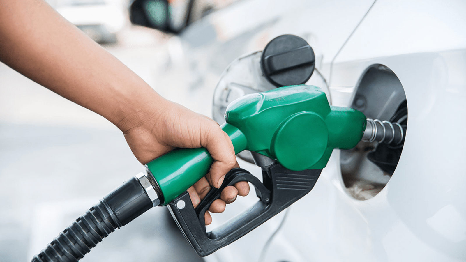 Petrol, diesel prices likely to fall next month due to global oil price dip