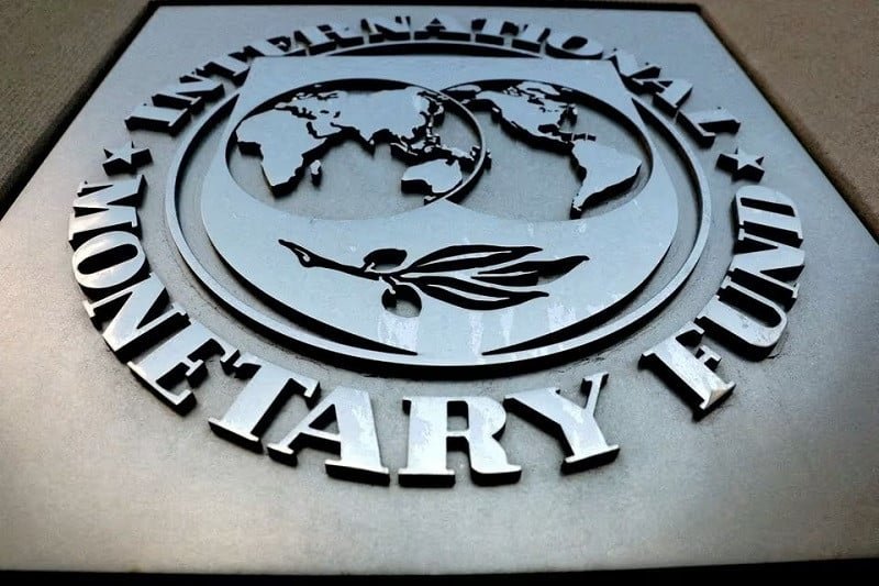IMF warns of significant risks to Pakistan’s debt repayment capacity