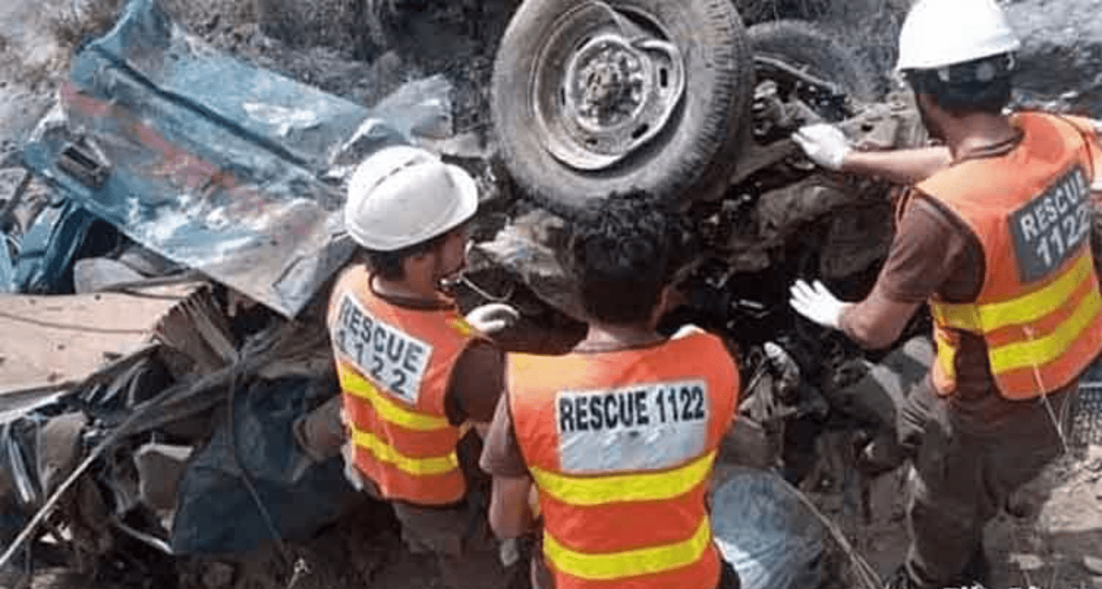 Tragic accident claims lives of eight family members in Shangla