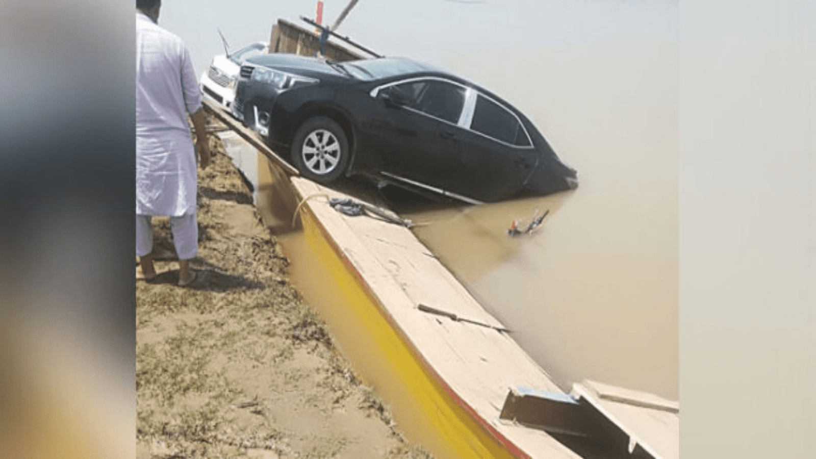 At least six killed as boat capsizes in Jhelum river