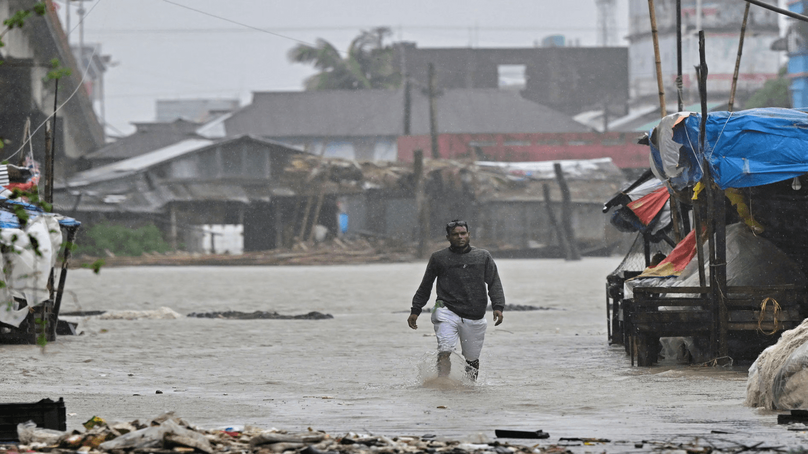 Cyclone kills 16 in India, Bangladesh as power outages abound