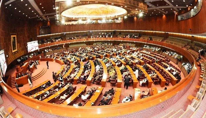 Govt faces dual challenges: securing IMF deal and parliamentary approval of budget amid economic crisis