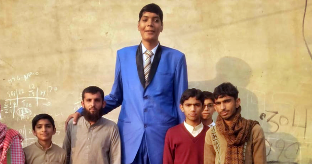 Pakistan’s tallest man, Zia Rasheed, passes away at 30