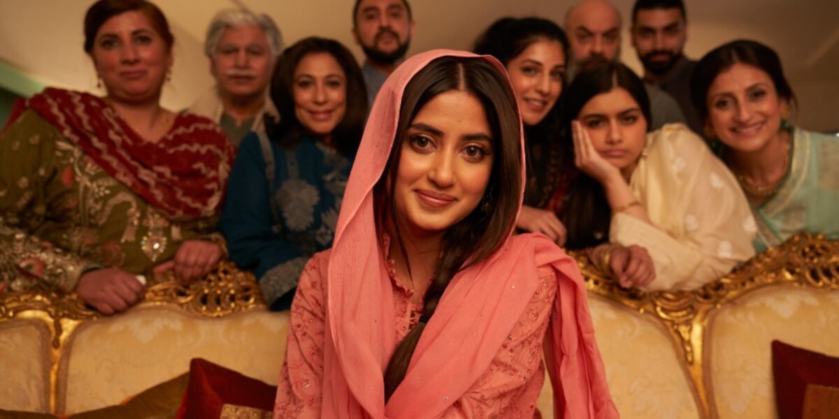 Sajal Aly reportedly to star with Bollywood Star, Who Is It?