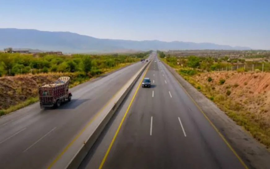 Vehicles on motorways might soon pay radio fees