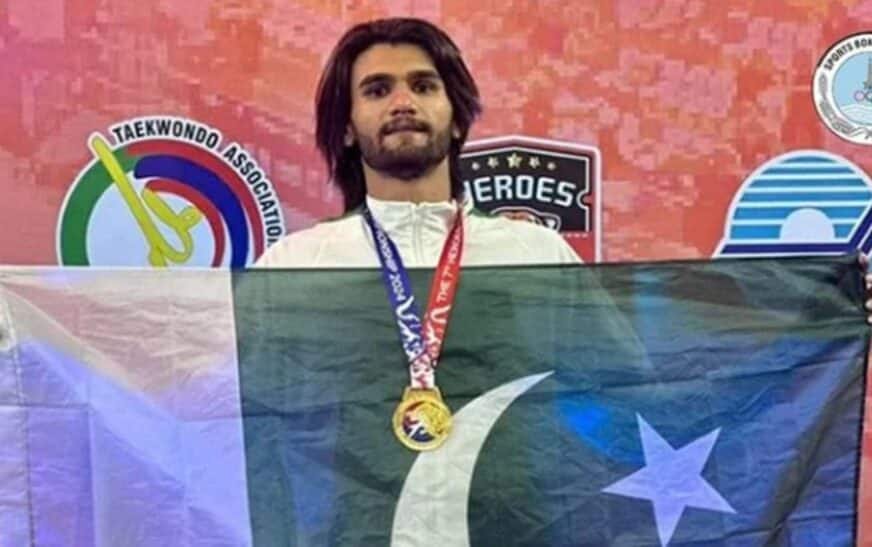 KP govt announces cash prize for taekwondo gold medalist