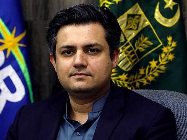 Hammad Azhar accuses Nawaz Sharif of misleading the public again