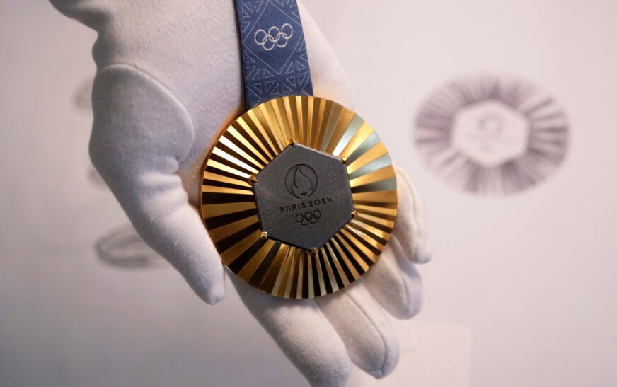 What's the Gold percentage in Paris Olympics medals?