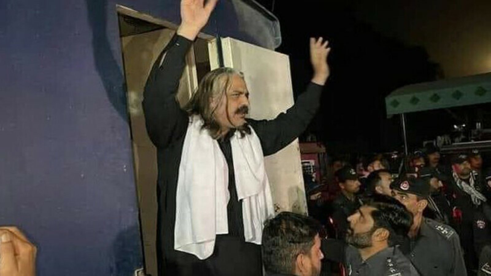 Arrest warrant issued for CM Gandapur before PTI jalsa in Lahore