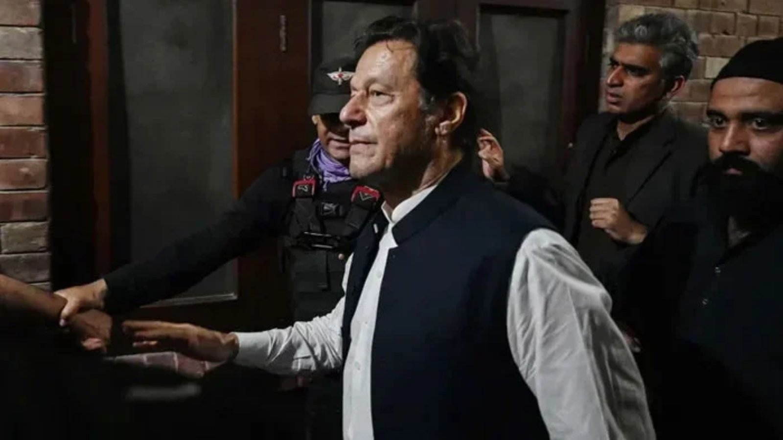 Imran Khan claims ruling coalition wants to leep him in jail with new amendments