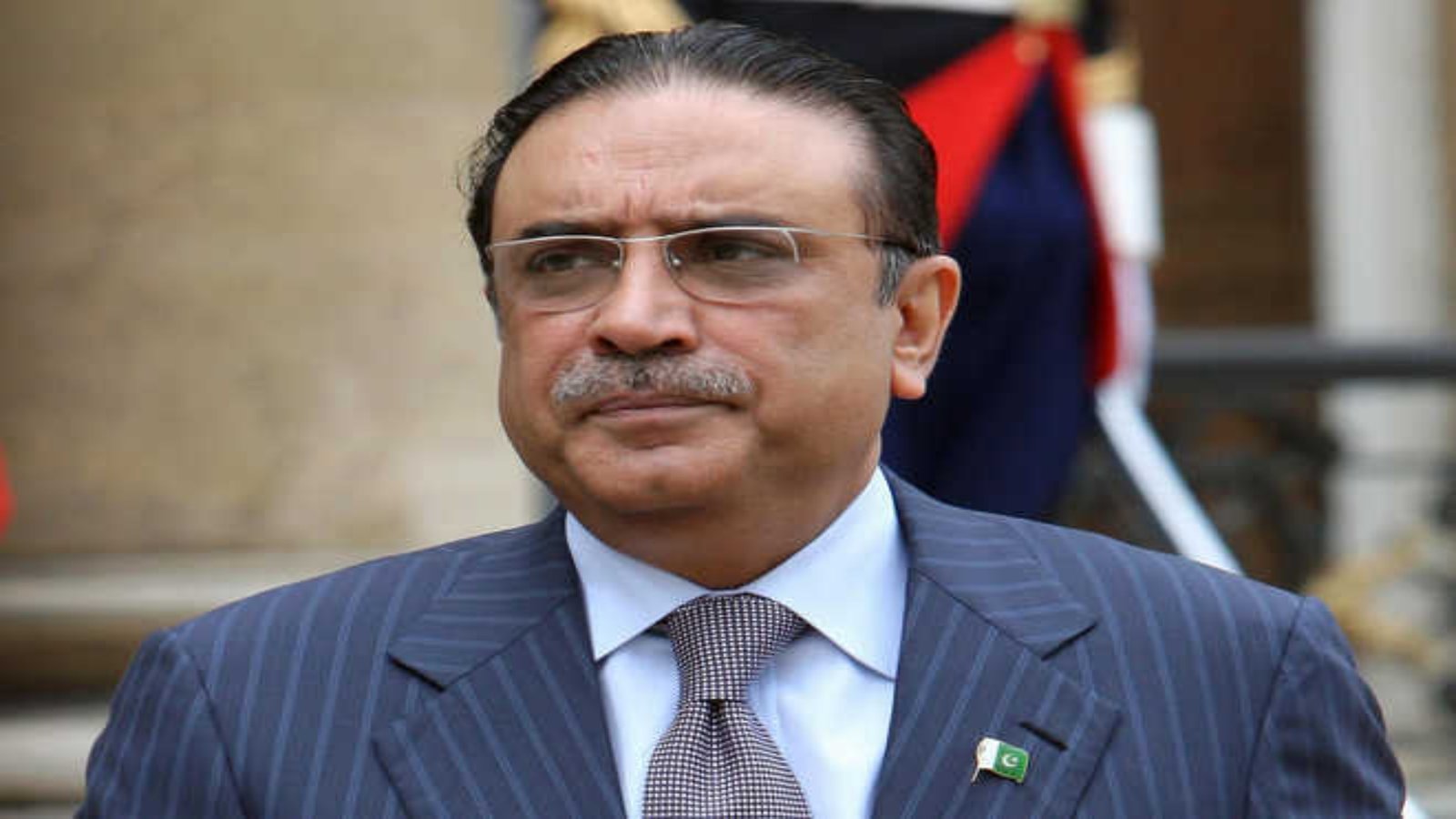 President Zardari signs Peca into law amid journalists’ dissent