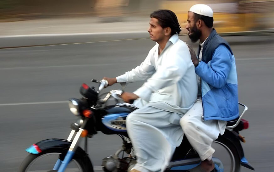 Motorcyclists without helmets banned from entering Lahore