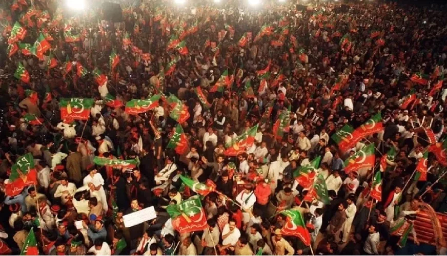 PTI Lahore rally time up, DJ cuts sound system