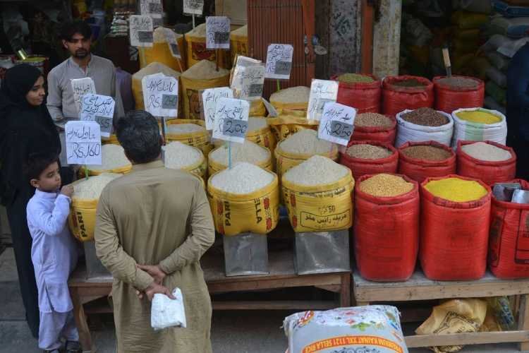 Inflation in Pakistan falls to 9.6 per cent after three years