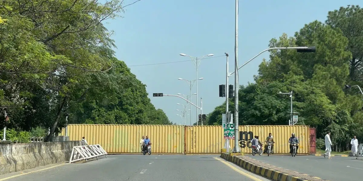 LIVE: PTI heads towards D-chowk for protest