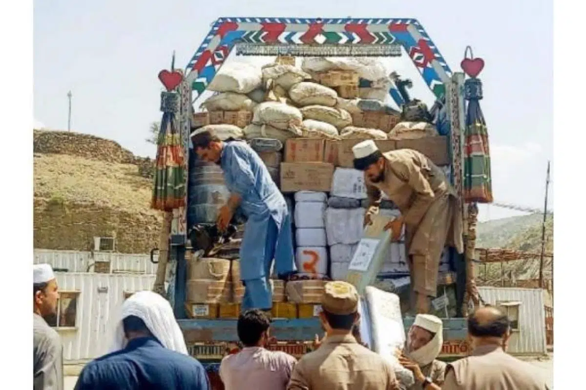 Govt intensifies smuggling crackdown to revive economy