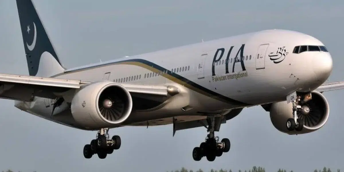 PIA air hostess caught smuggling luxury mobile phones