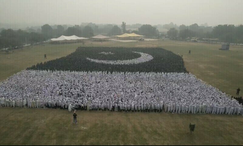 Pakistan breaks India’s world record for largest human flag