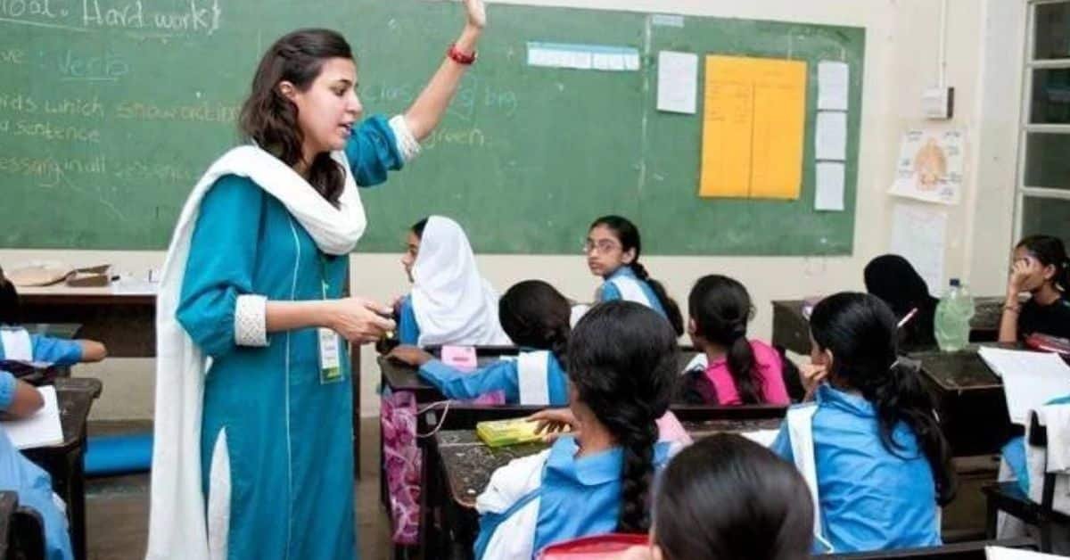 Govt teachers to come school as per routine during holidays in Lahore