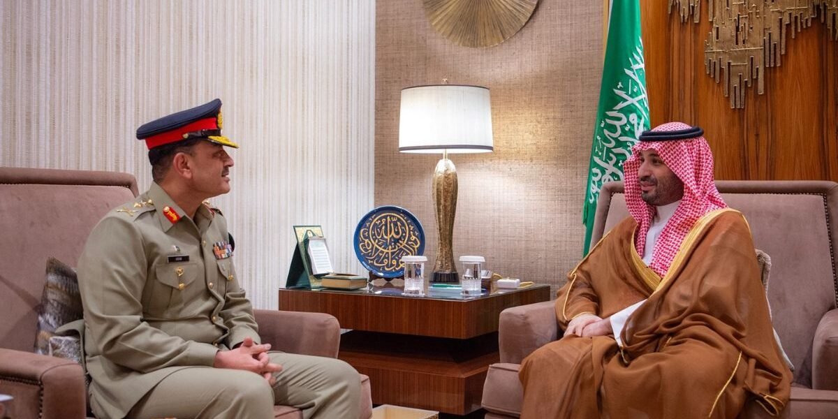 COAS Asim Munir meets Saudi Crown Prince MBS, discusses bilateral cooperation