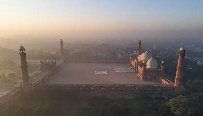 Lahore AQI remains in ‘hazardous’ category, tops global pollution charts