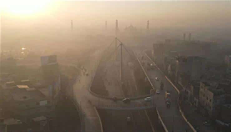 Lahore AQI remains 'hazardous' for third consecutive day