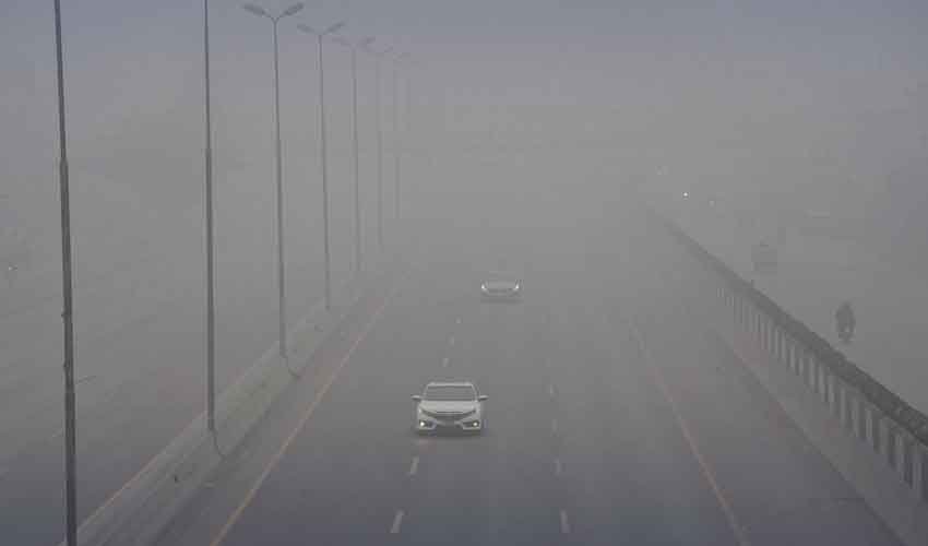 Major motorways closed in Punjab as heavy fog disrupts traffic