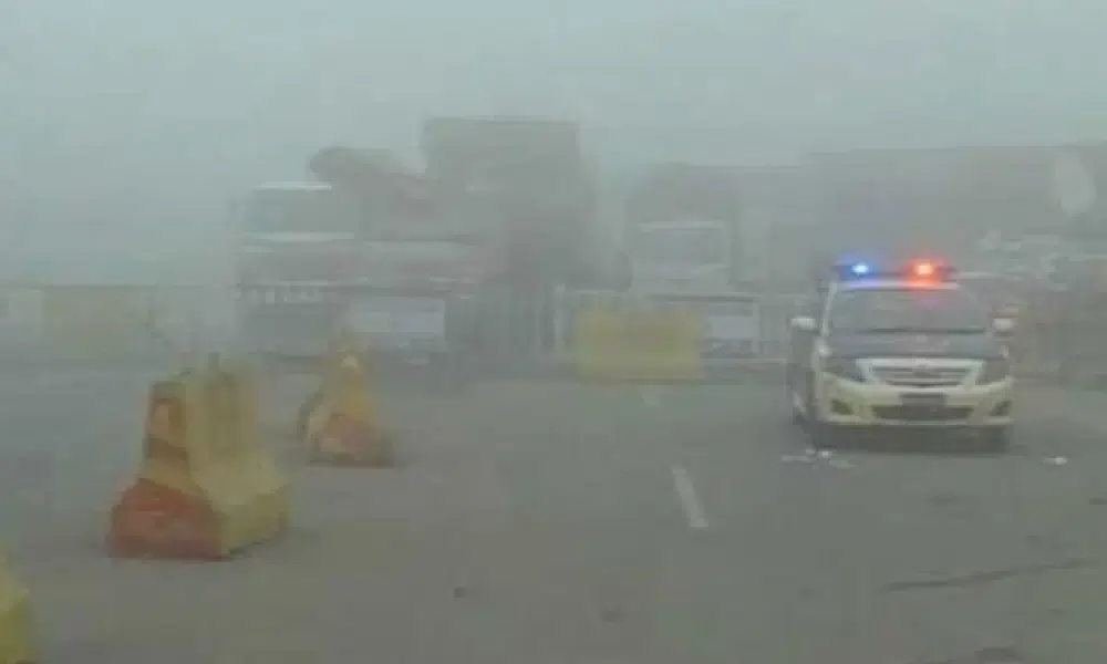 Motorways closed as smog tightens grip on Punjab