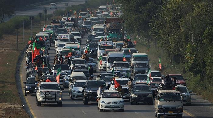 Live Updates: PTI’s protest march enters second day, heads toward Islamabad