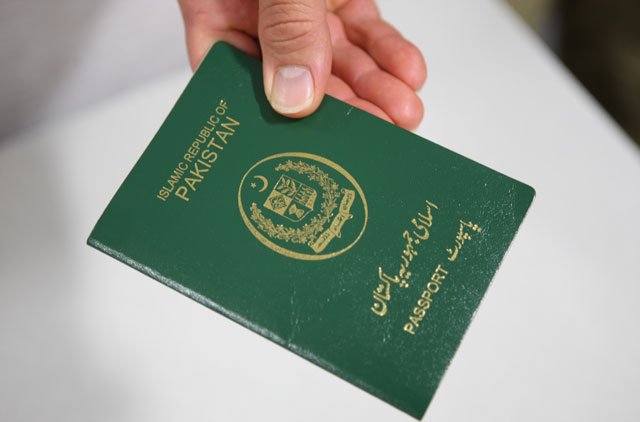 UAE imposes new visa requirement for Pakistani workers