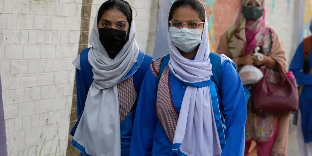 Wearing mask made mandatory in Lahore, three other divisions of Punjab