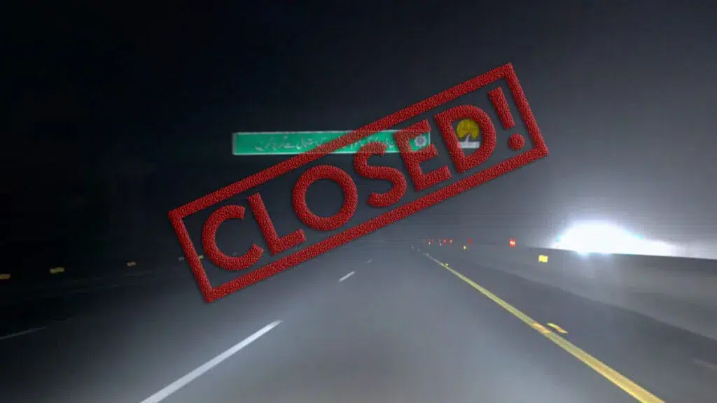 Motorway M-2 closed from LHR to Kamoke due to smog, dense fog