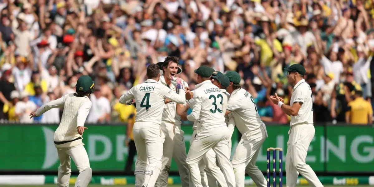 Australia beat India by 184 runs in 4th Test to take 2-1 lead in series