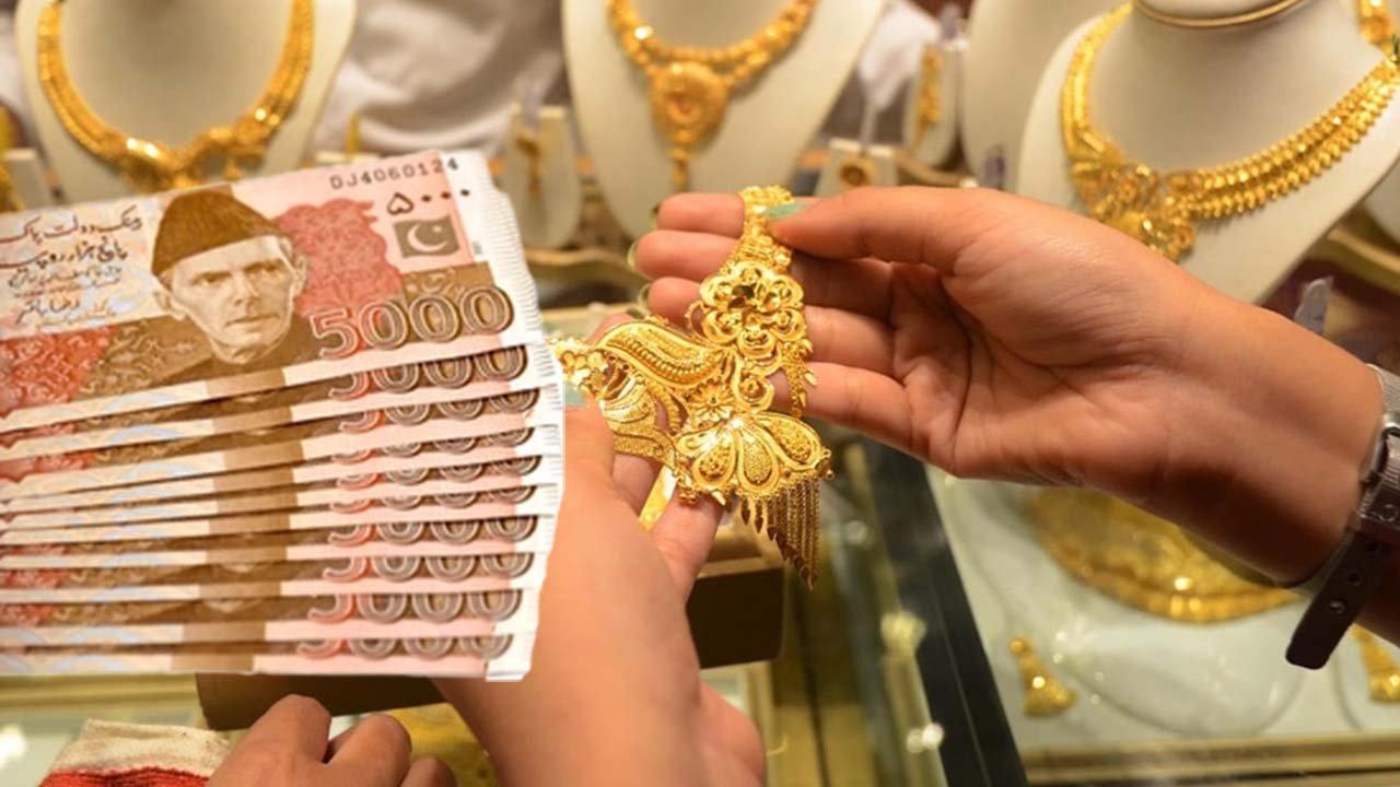 Gold price in Pakistan surged by Rs 2,300 per tola