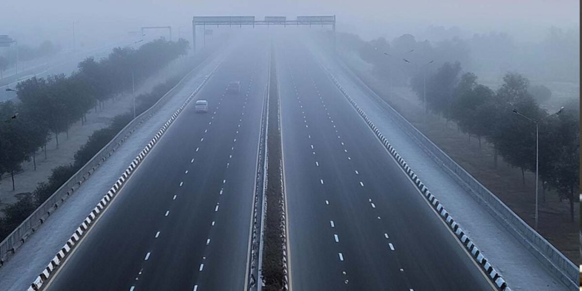 Dense fog disrupts traffic on motorways in Punjab, KP