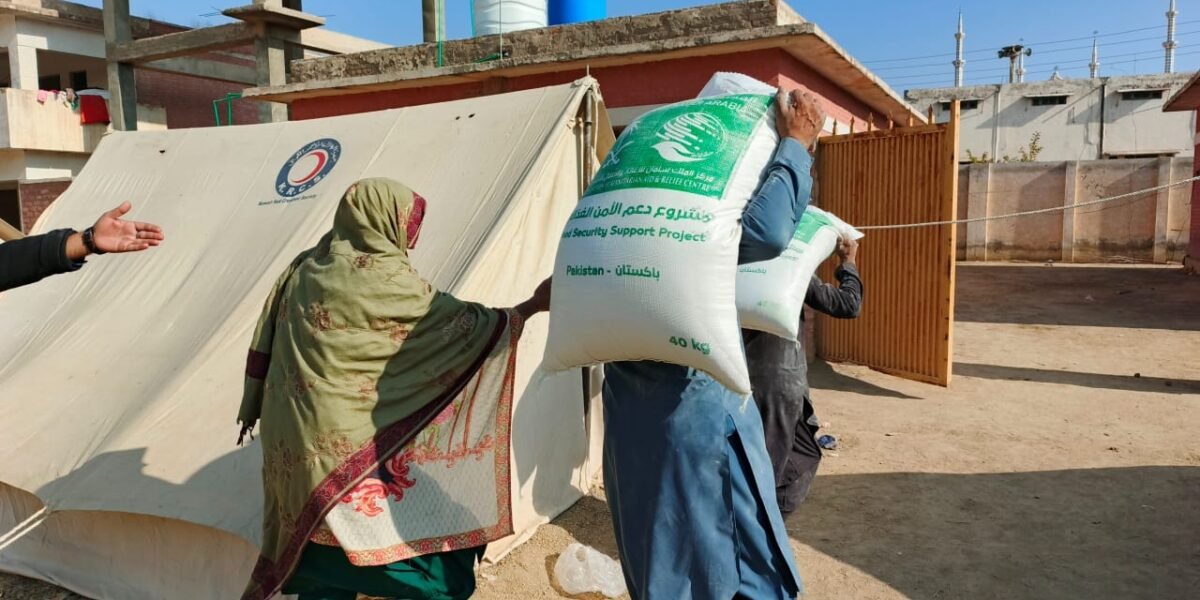 KSrelief distributes food packages to Khurram IDPs in Hangu