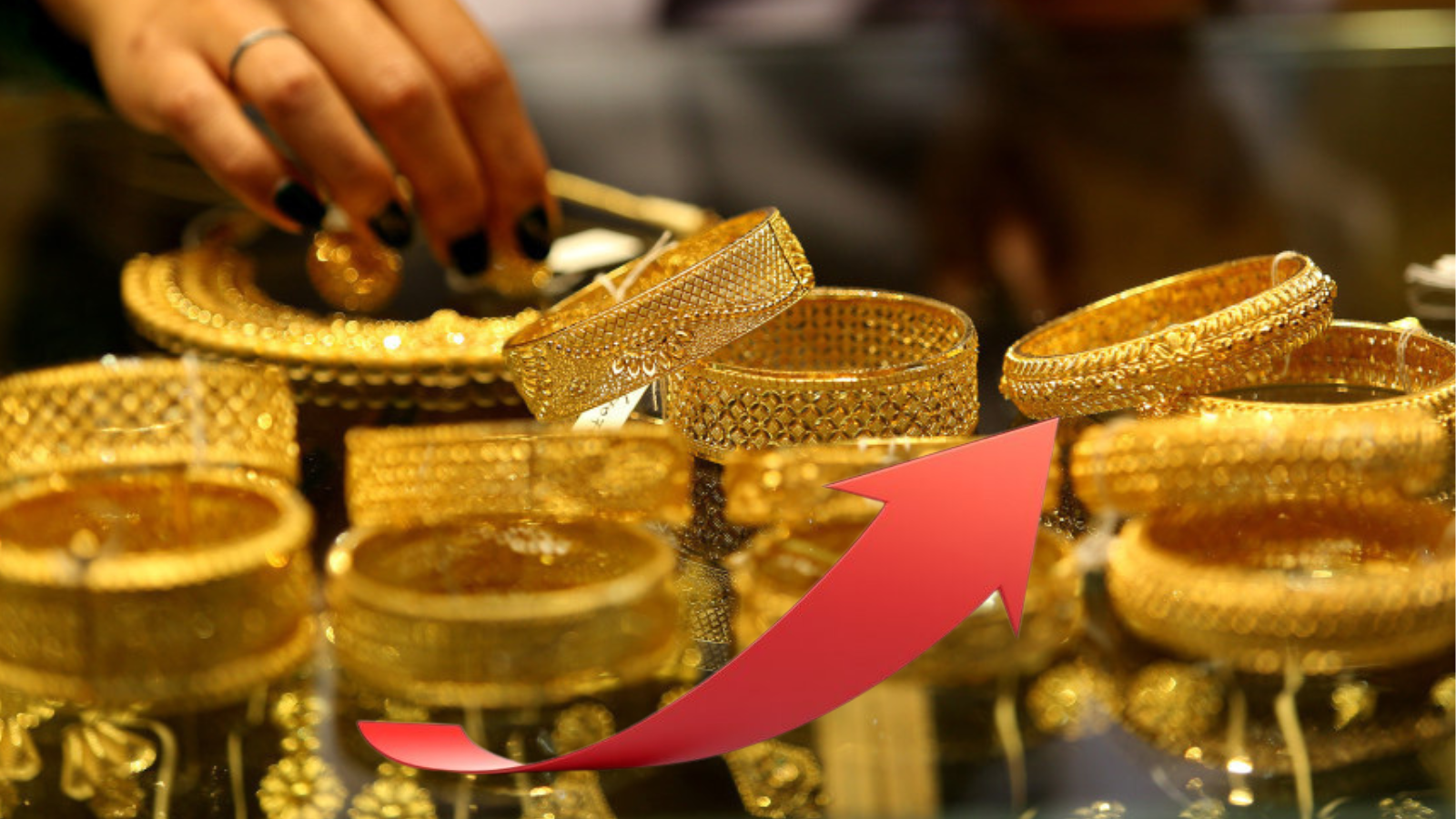 Gold prices spike by Rs400 in Pakistan