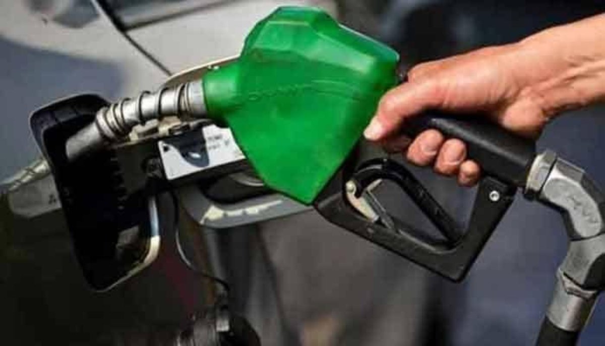 Government reduces petrol price by Rs1 per litre