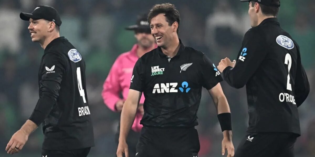 New Zealand beat Pakistan at its home ground to win tri-nation ODI series