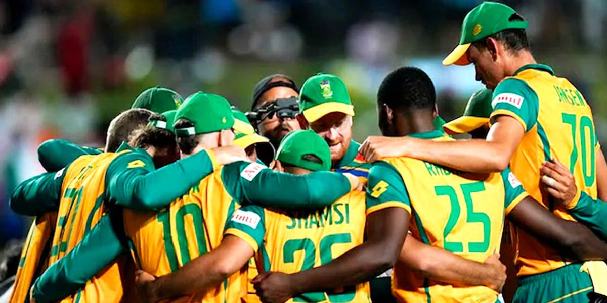 South African team lands in Pakistan for tri-nation series, Champions Trophy